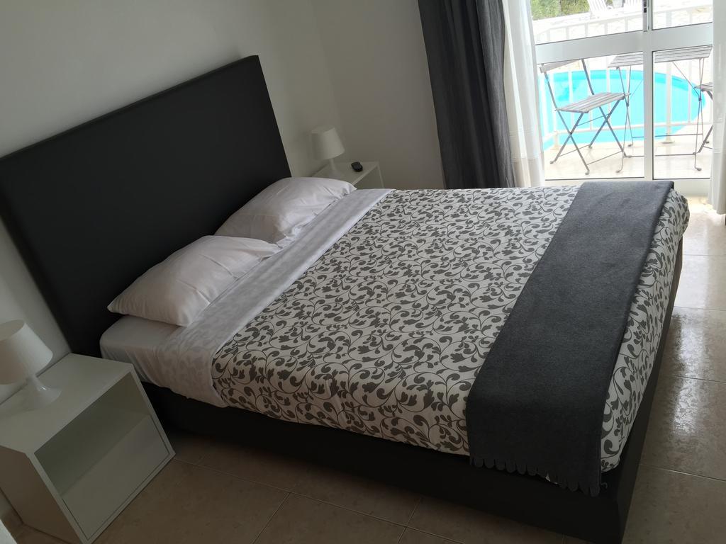Granada Holidays Pensionat São Martinho do Porto Exteriör bild